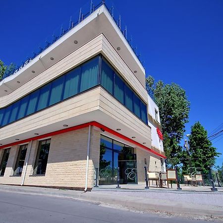 טולצ'אה Hotel Eden מראה חיצוני תמונה