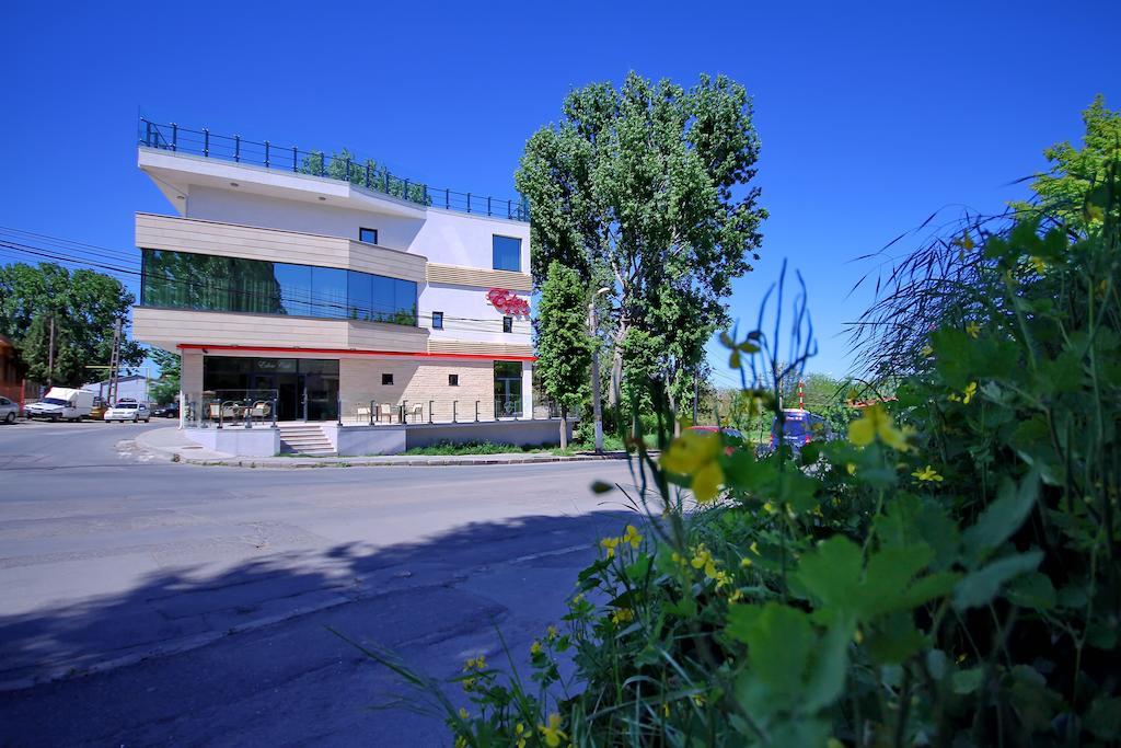 טולצ'אה Hotel Eden מראה חיצוני תמונה