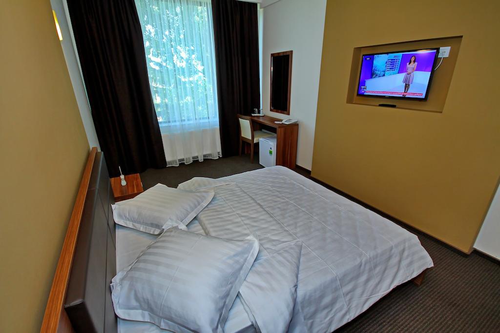 טולצ'אה Hotel Eden מראה חיצוני תמונה