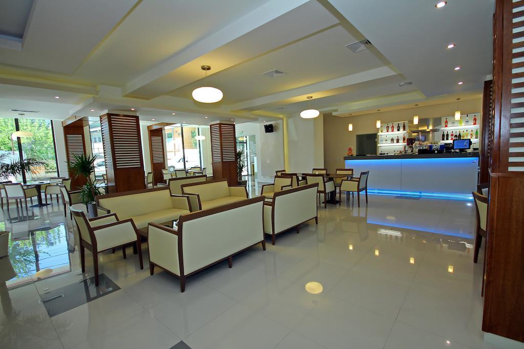 טולצ'אה Hotel Eden מראה חיצוני תמונה