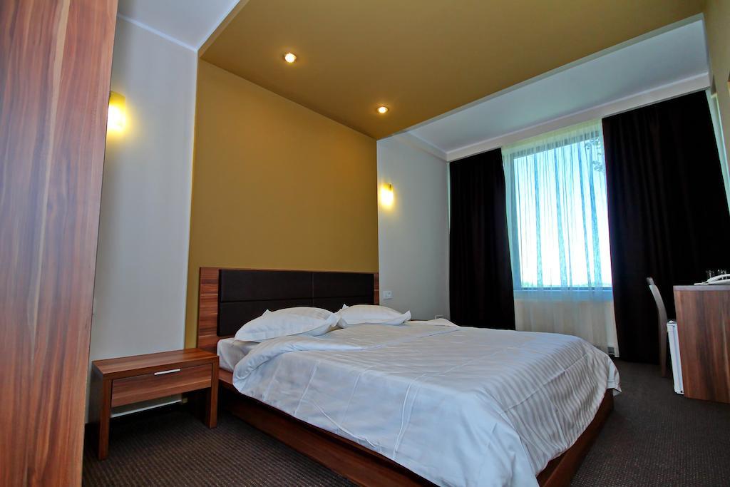 טולצ'אה Hotel Eden חדר תמונה