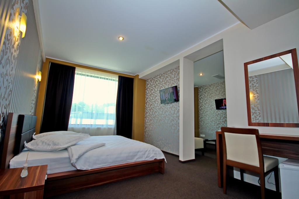 טולצ'אה Hotel Eden חדר תמונה